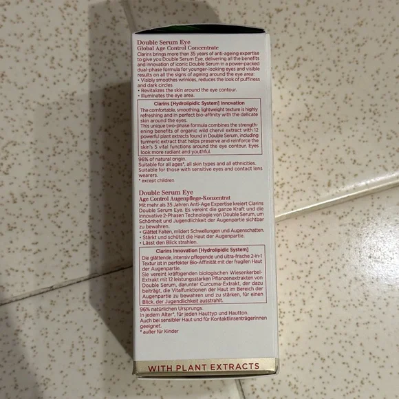 Clarins Eye Double Serum
[Hydrolipidic System]
Eye - Picture 3 of 9